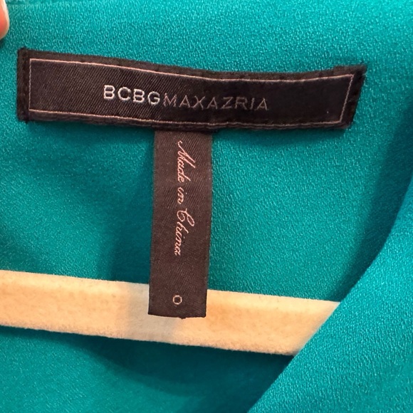 BCBG beautiful Green dress. Worn once! Size 0. - Picture 3 of 3